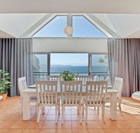 Dolphins Den - panoramic views - E Caravan Parks