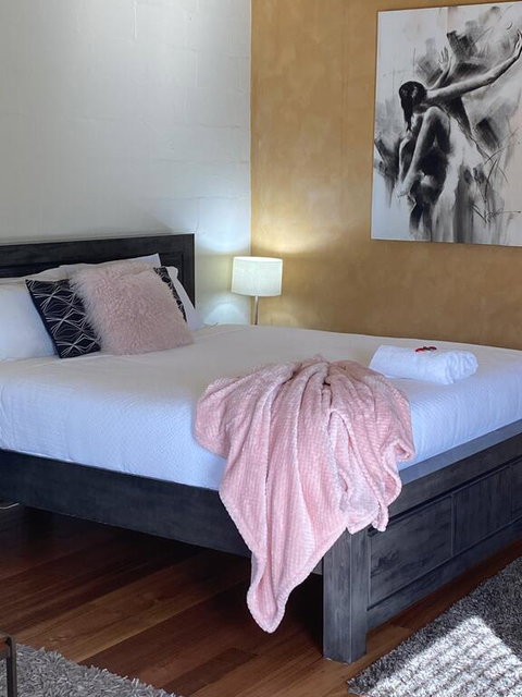 Double Nut Chalets, Daylesford - E Caravan Parks 1