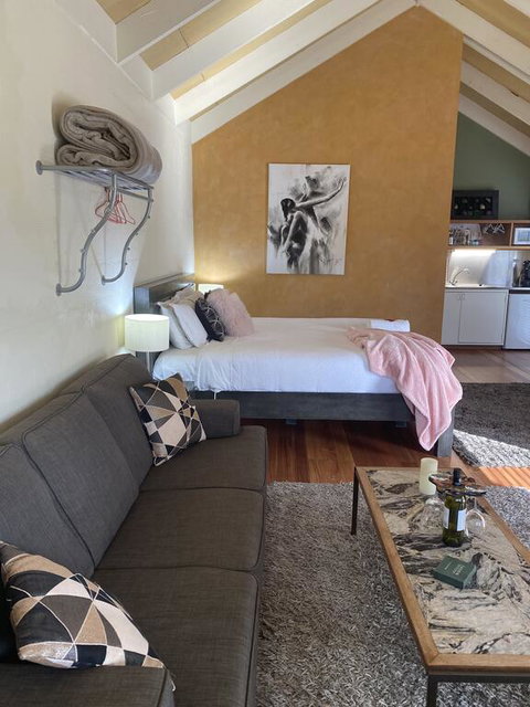 Double Nut Chalets, Daylesford - E Caravan Parks 0