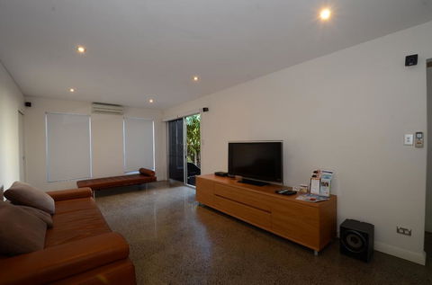 Dream Catcher Beach House - Shellharbour - E Caravan Parks 3