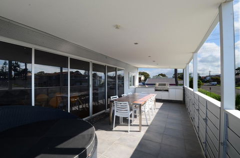 Dream Catcher Beach House - Shellharbour - E Caravan Parks 1