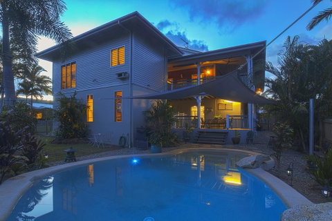 Driftwood Bed And Breakfast - E Caravan Parks 3