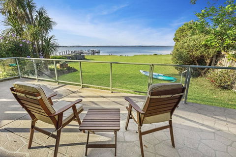 Eagle Point Getaway - Waterfront Serenity! - E Caravan Parks 0