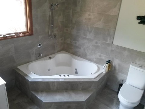Eagle's Roost Farmstay B&B - E Caravan Parks 2