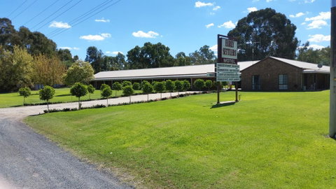 Early Settlers Motel Tocumwal - E Caravan Parks 1