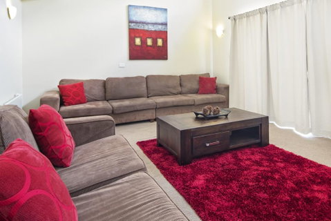 Eclipse 5- Spacious Townhouse - E Caravan Parks 0