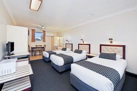 Econo Lodge Savannah Park Tamworth - E Caravan Parks 1