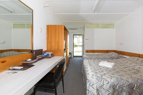 Eden Nimo Motel - E Caravan Parks 2