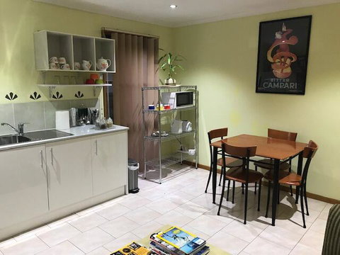 Effie Court - E Caravan Parks 1