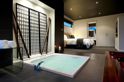 Elira 2 - E Caravan Parks 1