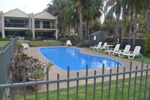 ELSINOR Townhouse 4 Mulwala - E Caravan Parks 2