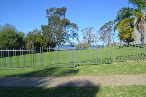 ELSINOR Townhouse 4 Mulwala - E Caravan Parks 1