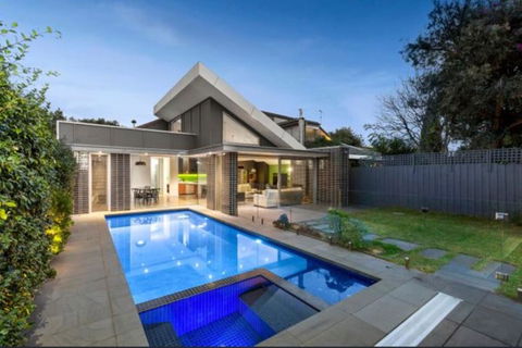 Elsternwick Paradise, Love Where You Live!!! - E Caravan Parks 0