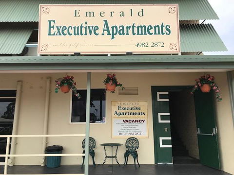 Emerald Executive Apartments - E Caravan Parks 2