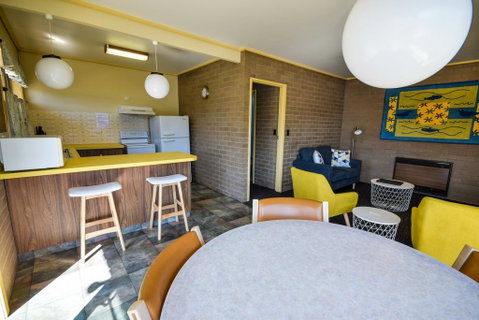 Emmanuel Holiday Apartment - E Caravan Parks 1