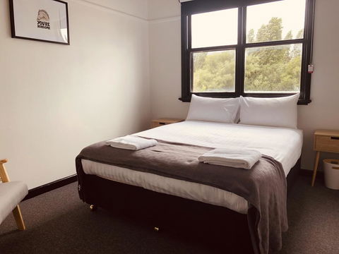 Empire Hotel Beechworth - E Caravan Parks 2