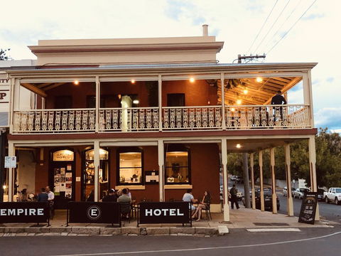 Empire Hotel Beechworth - E Caravan Parks 1