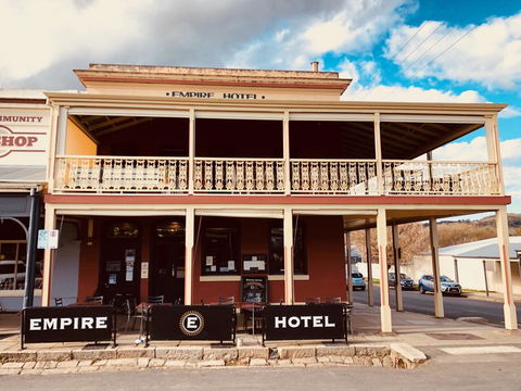 Empire Hotel Beechworth - E Caravan Parks 0