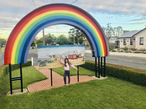 Eureka Hotel / Rainbow Brewery - E Caravan Parks 1