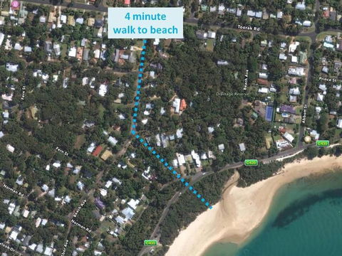 EVERGREEN BEACH HOUSE - E Caravan Parks 3