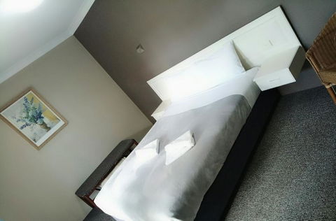 Excelsior Motor Inn - E Caravan Parks 3