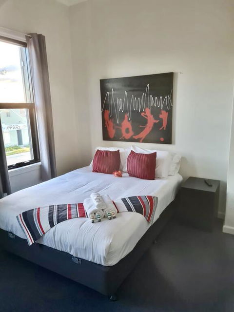 Exchange Hotel Goulburn - E Caravan Parks 3