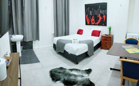 Exchange Hotel Goulburn - E Caravan Parks 1