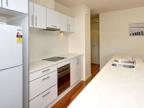 Executive Garden Apartment - E Caravan Parks 1