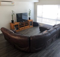 Falcon Bay 4x4 Townhouse - E Caravan Parks