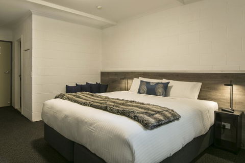 Falls Creek Hotel - E Caravan Parks 2