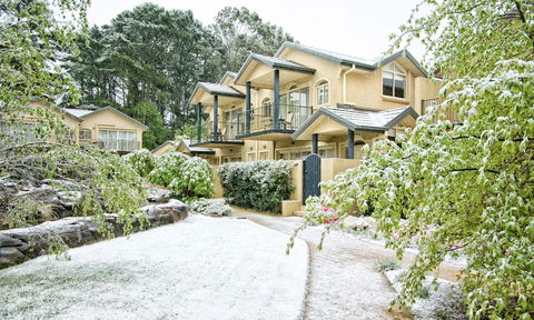 Falls Mountain Retreat Blue Mountains - E Caravan Parks 0