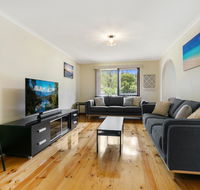 Family Getaway - Walk to Bay Beach - E Caravan Parks