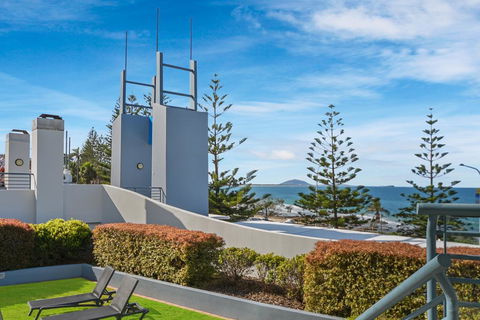 FAVOURITE GET-AWAY ON THE BEACHFRONT - E Caravan Parks 3