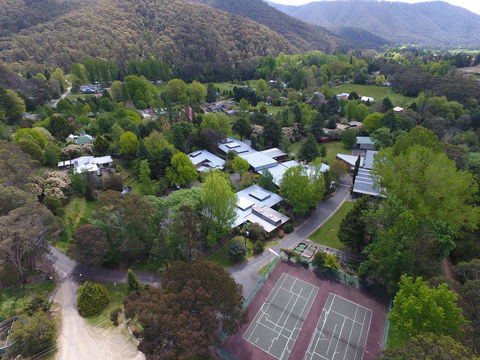 Feathertop Chalet - E Caravan Parks 0