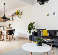 Felix - Gorgeously Designed Home - E Caravan Parks