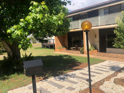 Fi's Beach House - E Caravan Parks 2