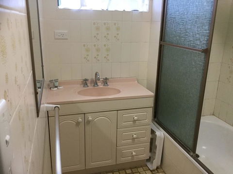 First Floor Unit With Waterviews From Your Balcony! - E Caravan Parks 2