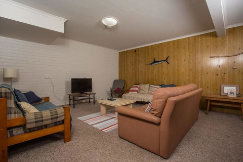 Fishermans Lodge - E Caravan Parks 2