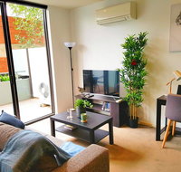 FITZROY FANTASTIC 1BR APT with FREE WINE NETFLIX WIFI close to TRAMS COLES