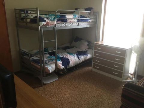 Flat 2, 42 McMillan Rd - E Caravan Parks 2