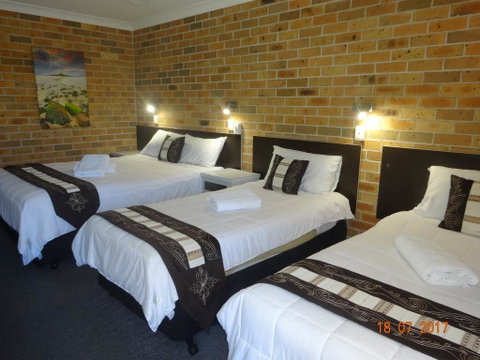 Forster Palms Motel - E Caravan Parks 0