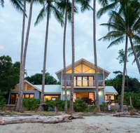 Frangipani Beach House - Newell Beach - E Caravan Parks