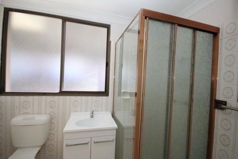 FRASERS COTTAGE- 23 Castle St Laurieton - E Caravan Parks 1