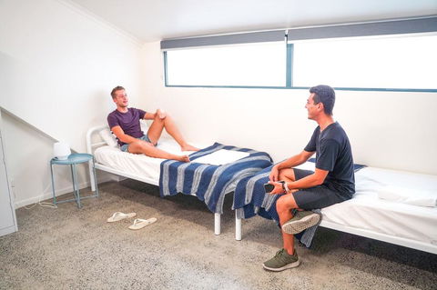 Freedom Hostels Cairns - E Caravan Parks 1