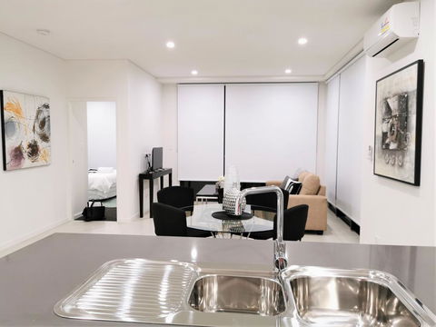G02 Courtyard Apartment - E Caravan Parks 3