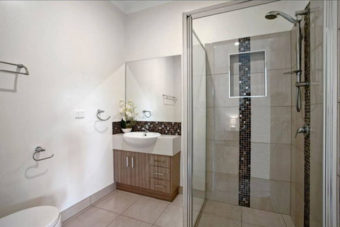 GALBRAITH BEACH STUDIO 2 - E Caravan Parks 2