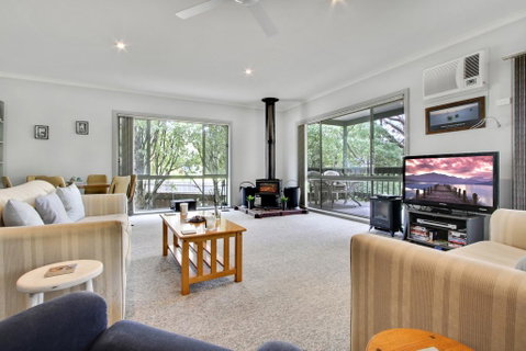 Garnet House - E Caravan Parks 0