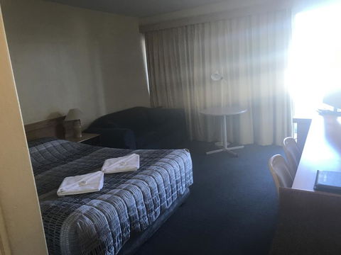 Gateway Motor Inn - E Caravan Parks 3