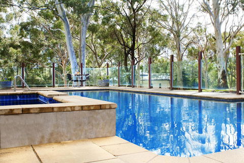 George Kerferd Hotel - E Caravan Parks 0