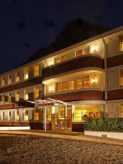George Kerferd Hotel - E Caravan Parks 3